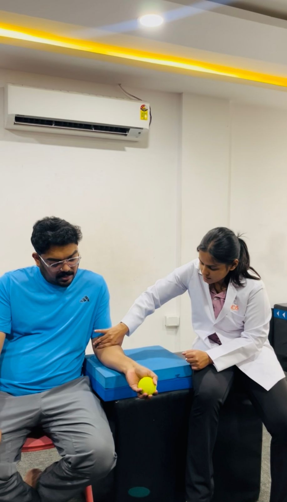 Physiotherapy session comparison